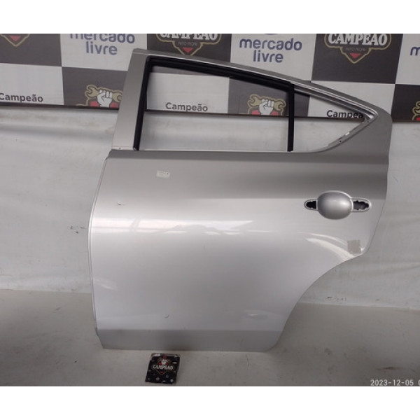 Porta Traseira Esquerda Nissan Versa 2017 C Detalhe 
